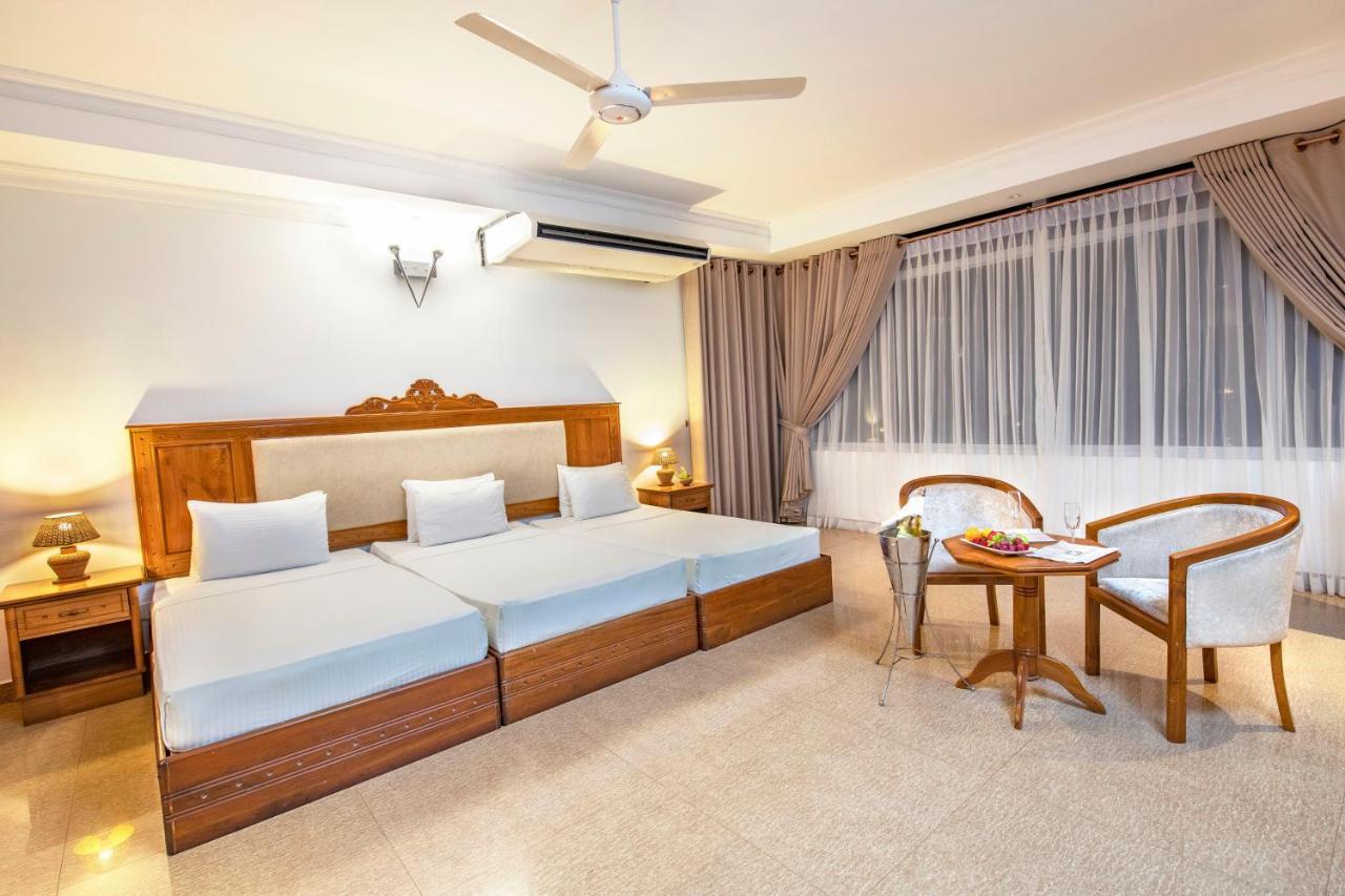 Hotel Sudu Araliya Полоннарува Екстер'єр фото