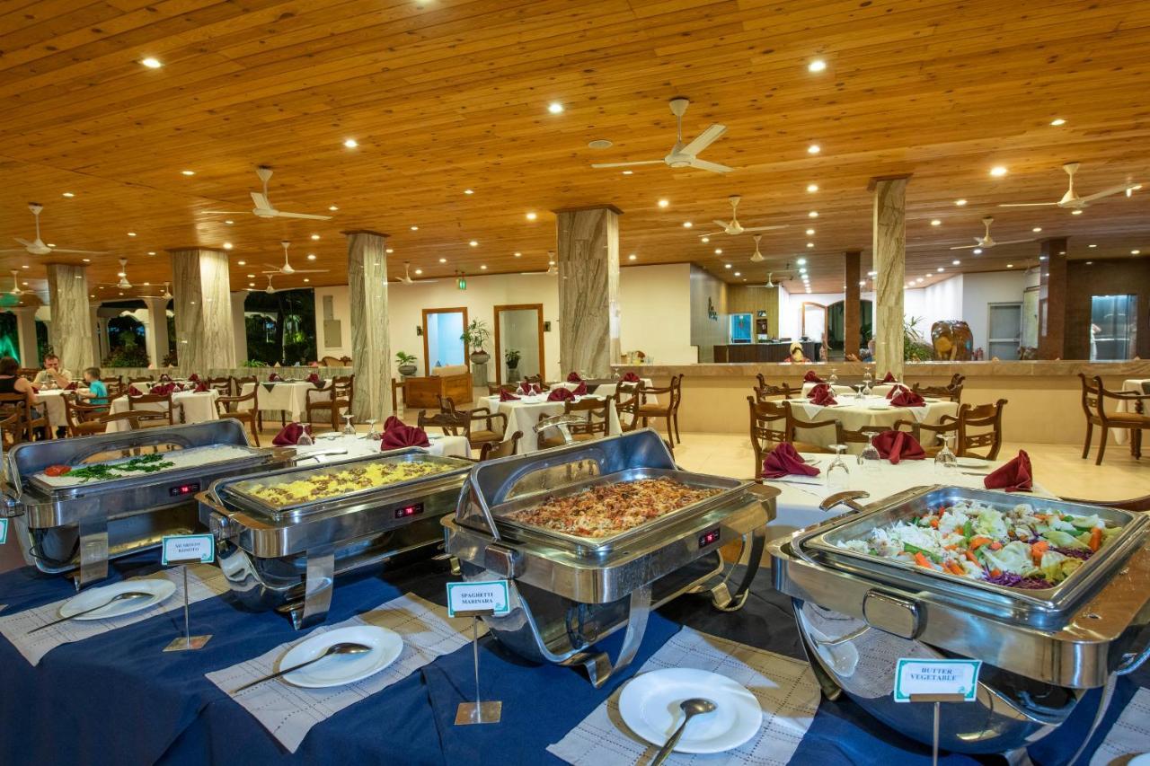 Hotel Sudu Araliya Полоннарува Екстер'єр фото